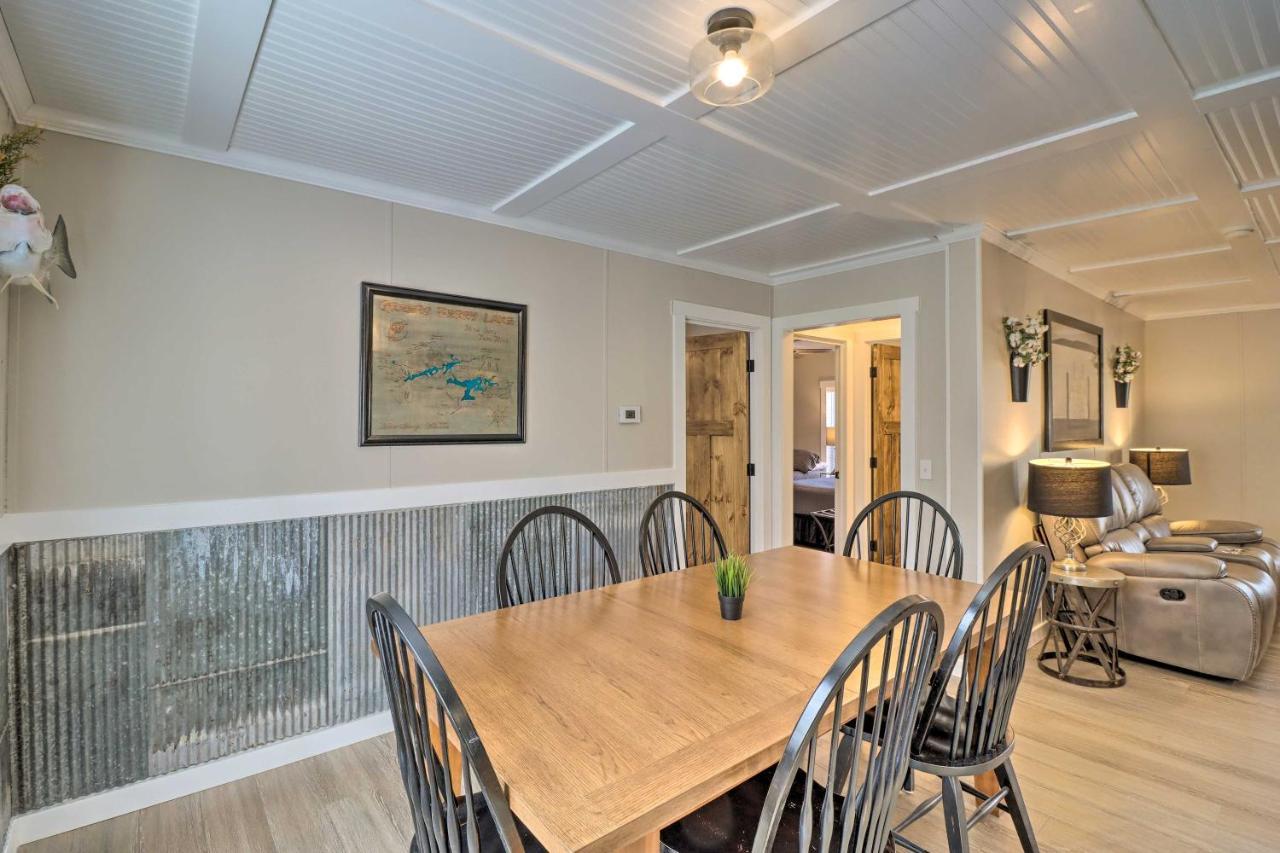 Lakefront Greers Ferry Cabin With Covered Boat Slip! Fairfield Bay 外观 照片