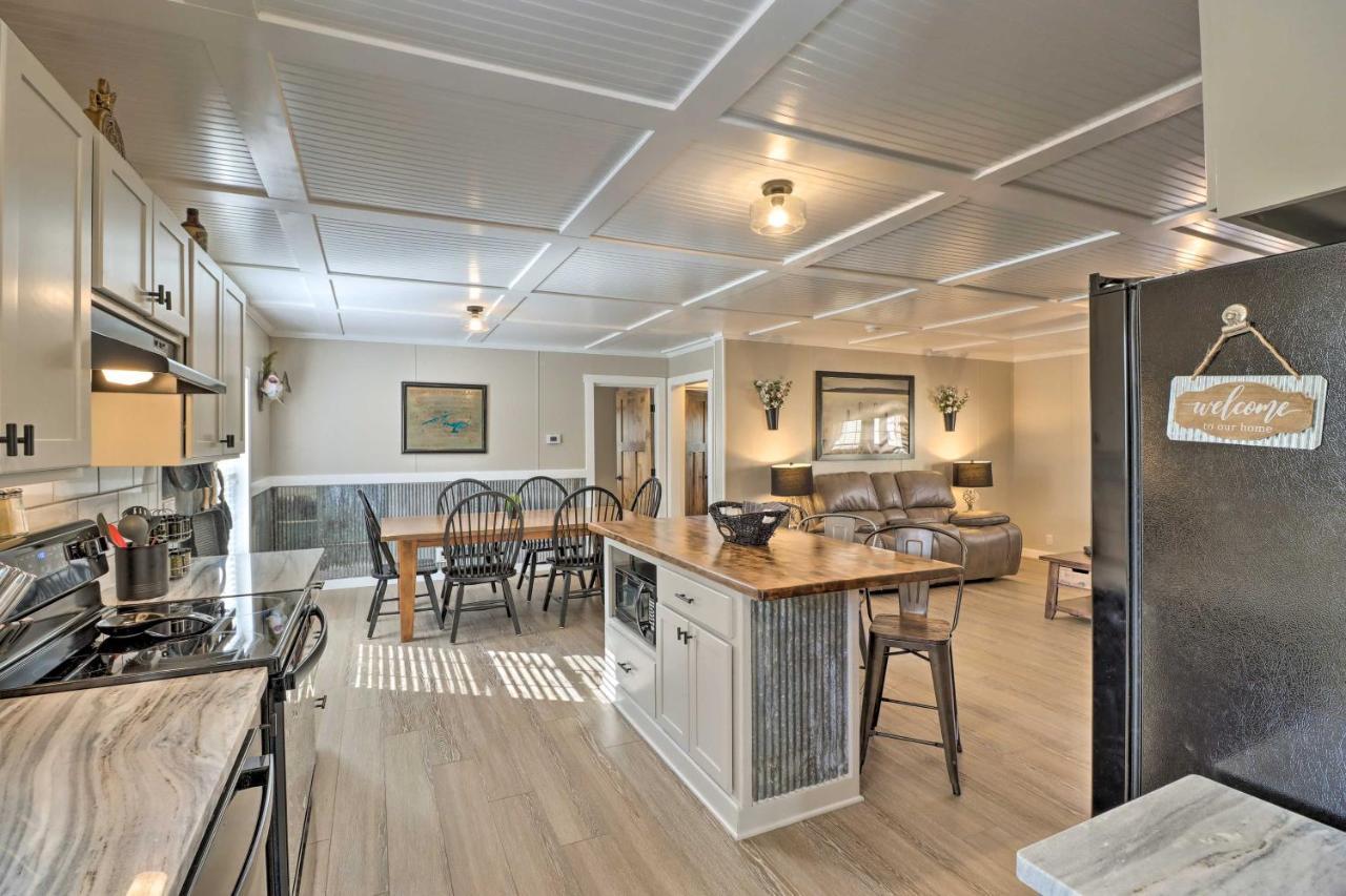 Lakefront Greers Ferry Cabin With Covered Boat Slip! Fairfield Bay 外观 照片
