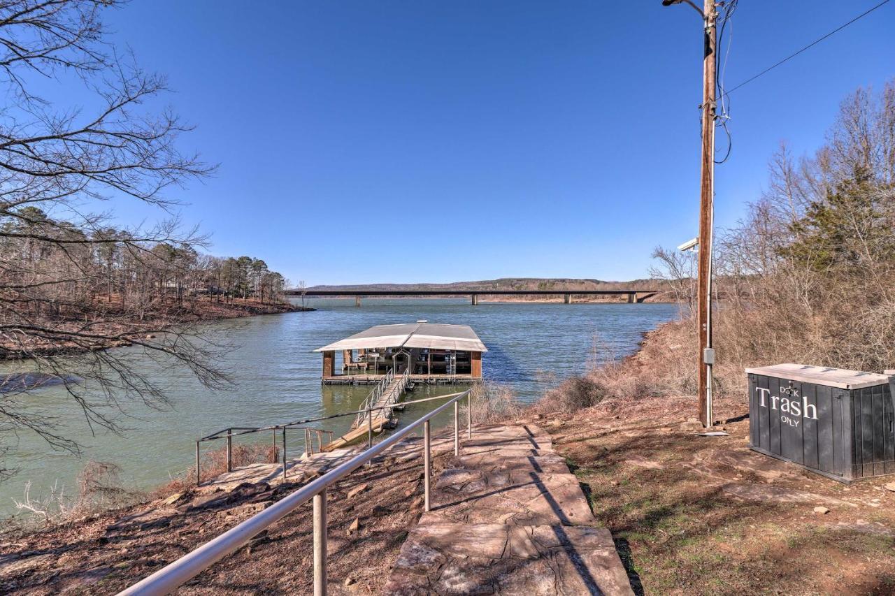 Lakefront Greers Ferry Cabin With Covered Boat Slip! Fairfield Bay 外观 照片