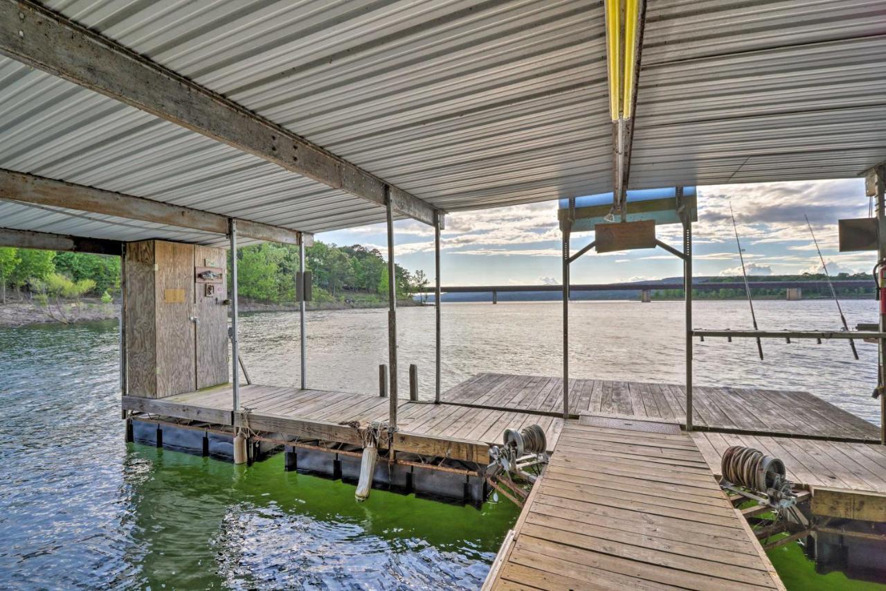 Lakefront Greers Ferry Cabin With Covered Boat Slip! Fairfield Bay 外观 照片
